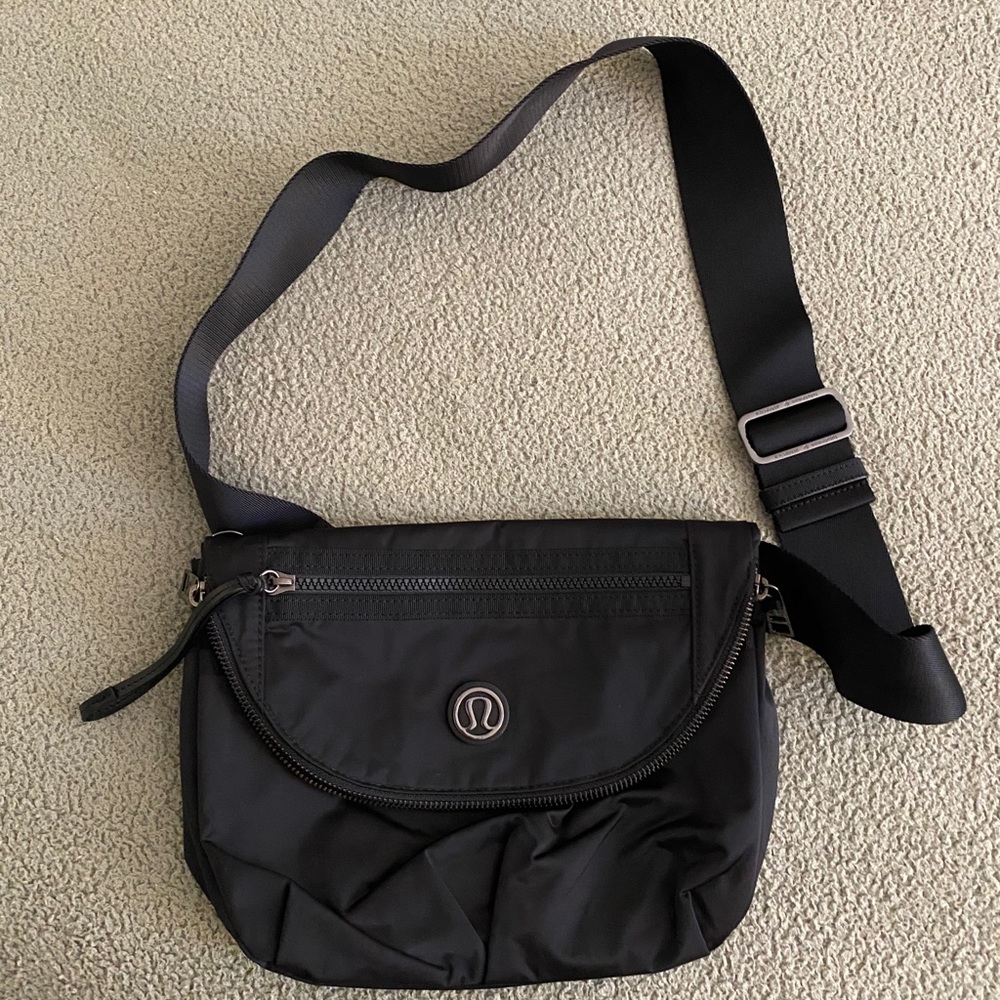 Lululemon Festival bag